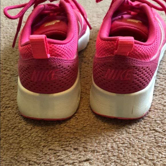 Women’s Nike Air Max Thea HOT PINK - Picture 4 of 6